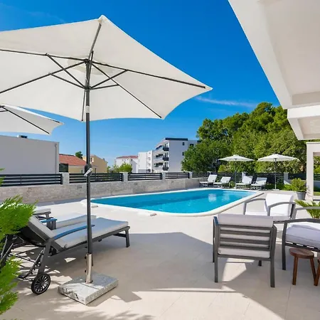 Stunning In With Outdoor Swimming Pool Apartment