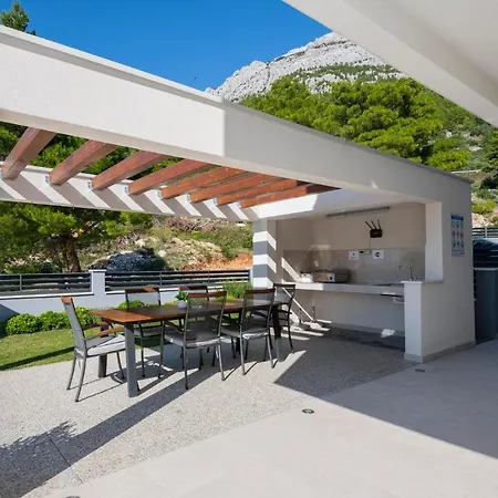 Stunning In With Outdoor Swimming Pool * Baška Voda
